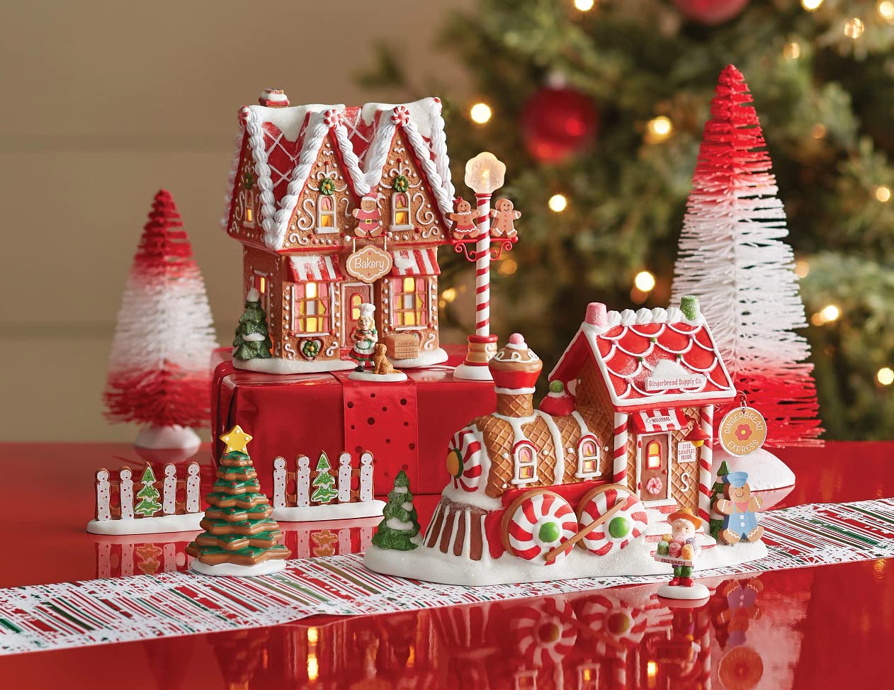 North Pole Village Accessories Mixed with Love Figurine, 1.75 Inch, Multicolor