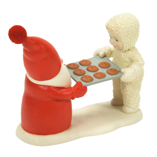Snowbabies Christmas Memories Gnome Cookie Exchange Figurine, 4.72 Inch, Multicolor