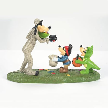 Disney Halloween Village Accessories Treats from Goofy Figurine, 3.5 Inch, Multicolor