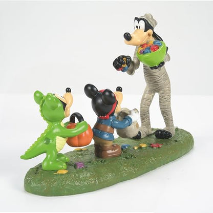Disney Halloween Village Accessories Treats from Goofy Figurine, 3.5 Inch, Multicolor